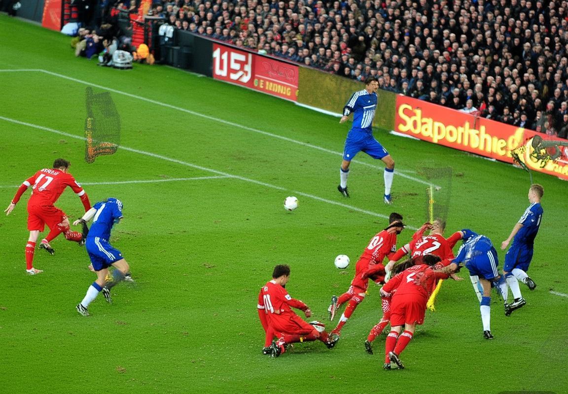 2010-2011赛季利物浦vs切尔西经典对决解析(图2)