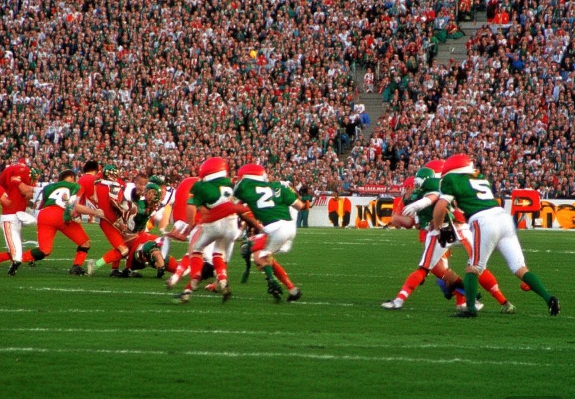 2001鲁申巅峰之战：经典对决回顾与启示(图2)